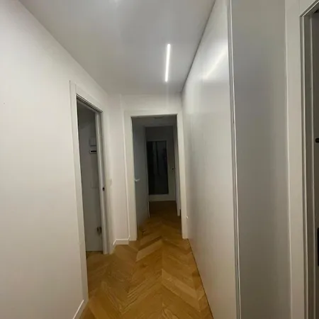 Max Apartment *